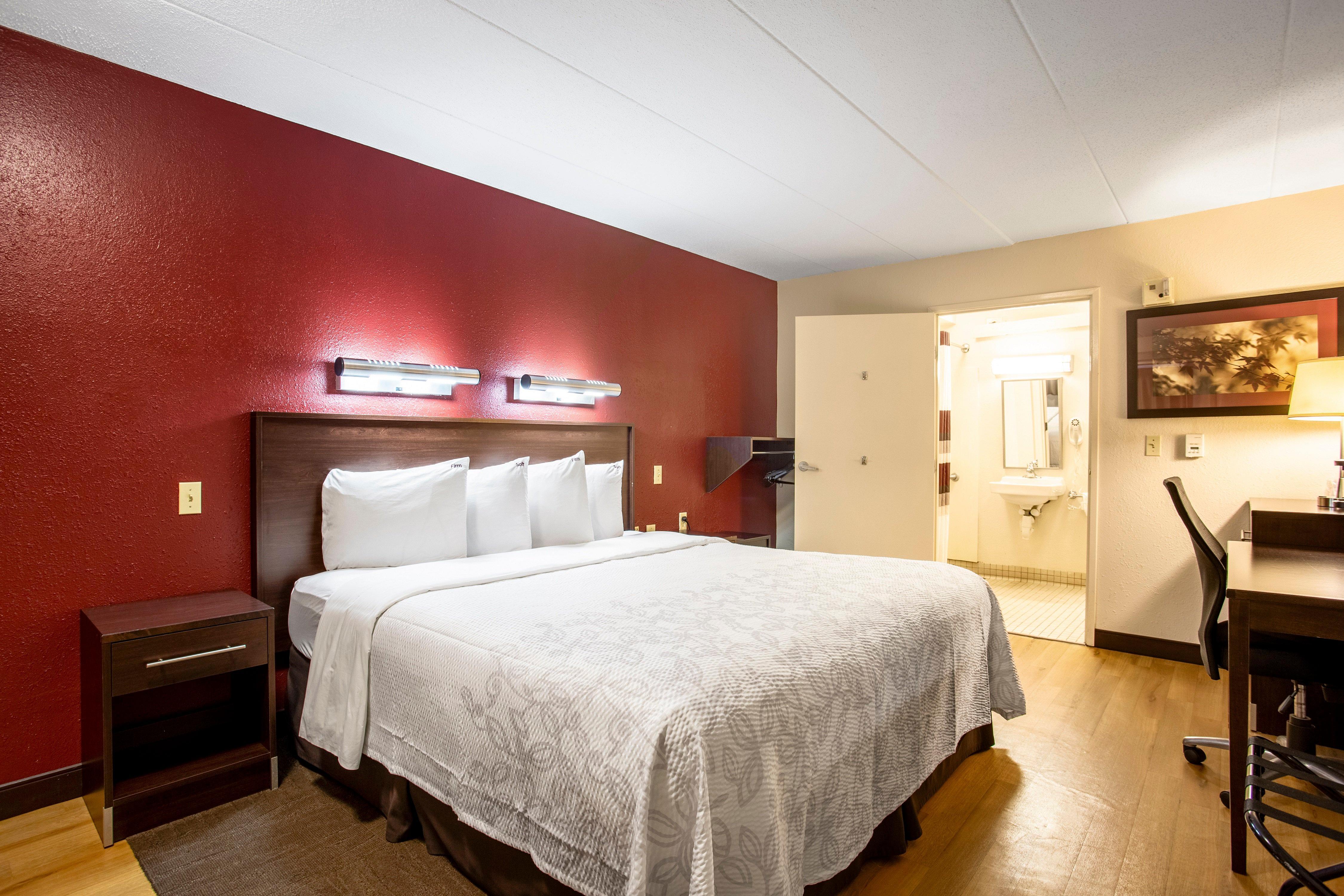 Red Roof Plus+ - Forest Park / Hampton Ave. Hotel Saint Louis