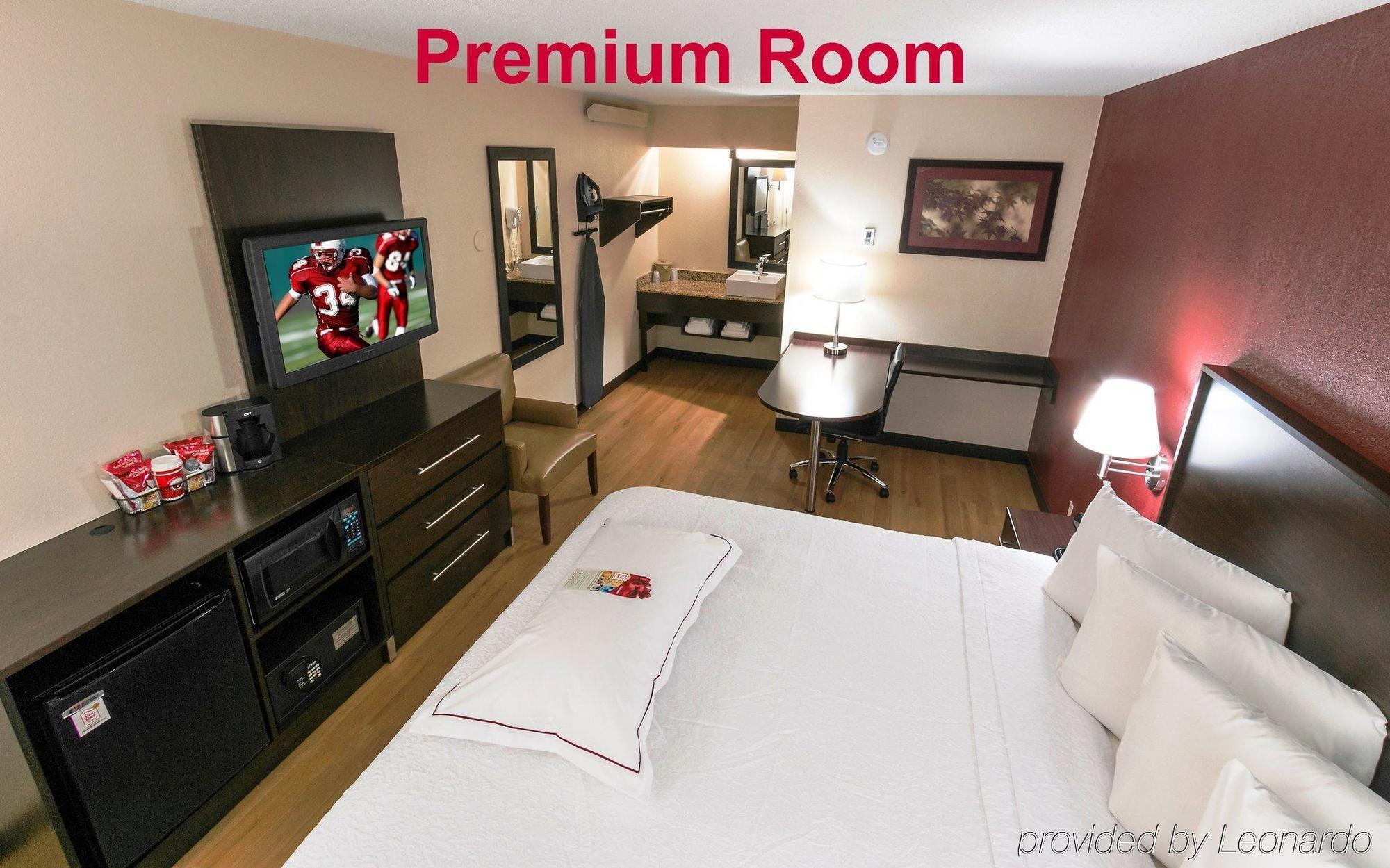 Red Roof Plus+ - Forest Park / Hampton Ave. 3* Saint Louis