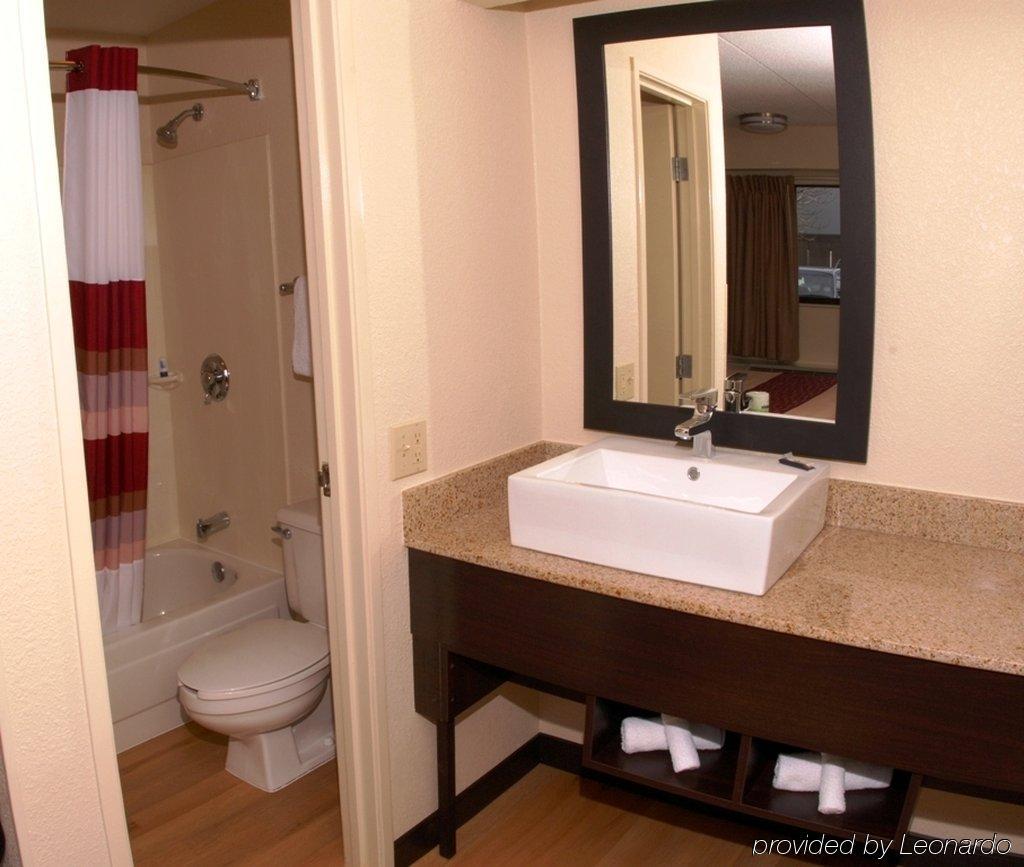 Red Roof Plus+ - Forest Park / Hampton Ave. Hotel Saint Louis
