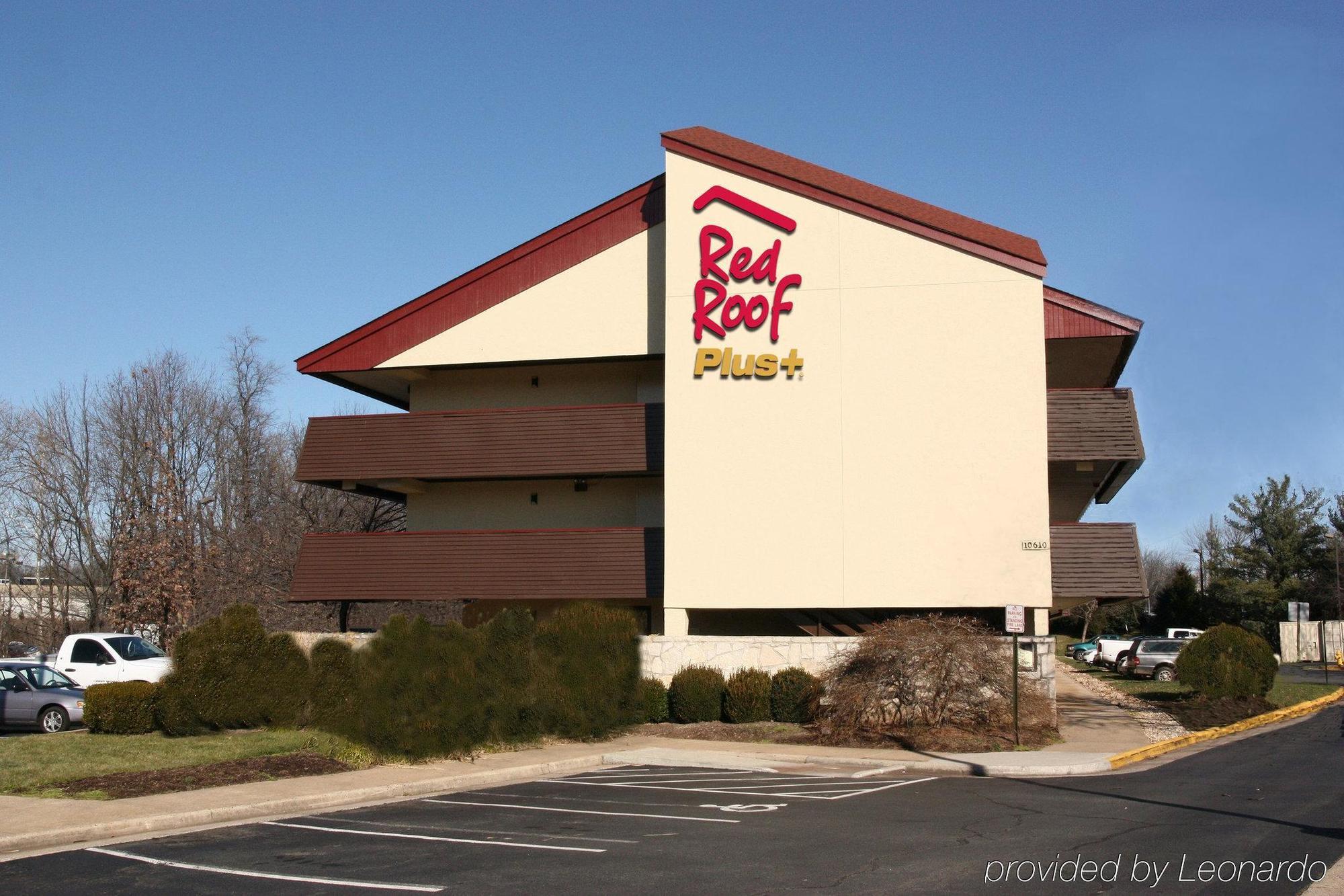 Hotel Red Roof Plus+ - Forest Park / Hampton Ave.