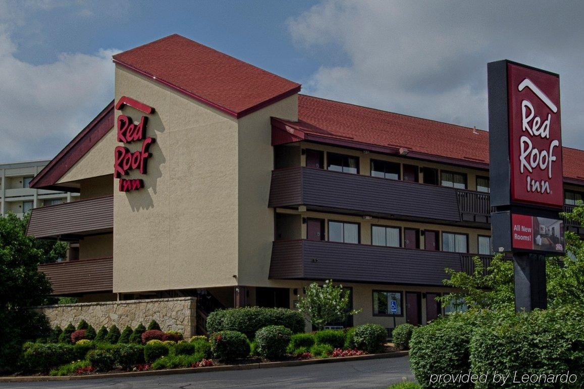 Hotel Red Roof Plus+ - Forest Park / Hampton Ave.